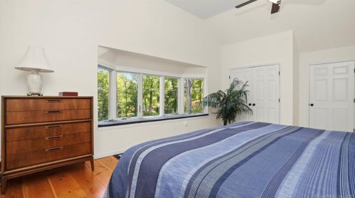 38 Candle Hill Rd, Danbury CT  06812-2414 exterior