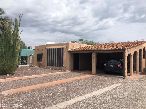 1017 West Circle Dr, Tucson, AZ 85719-3065