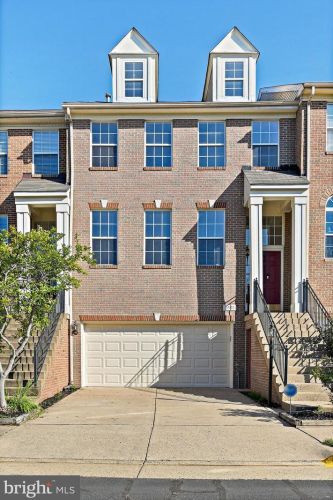 2660 Logan Wood Dr, Herndon VA  20171-4366 exterior