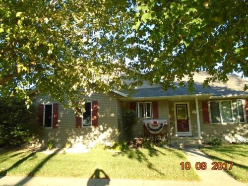 206 Lemon St, Buchanan, IA 52772-1409