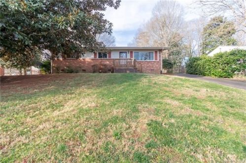 147 Cynthia St, Statesville, NC 28677-4206