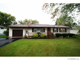 35 Campus Dr, Rochester, NY 14623-5144