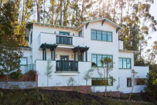 6550 Castle Dr, Oakland, CA 94611-2557