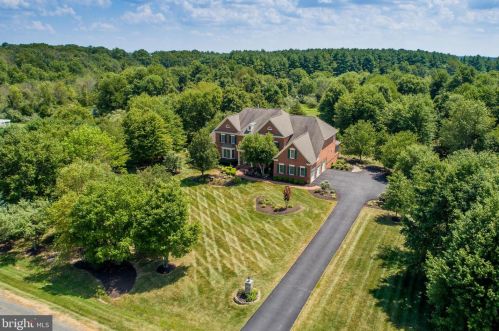 19228 Charandy Dr, Leesburg, VA 20175-7214