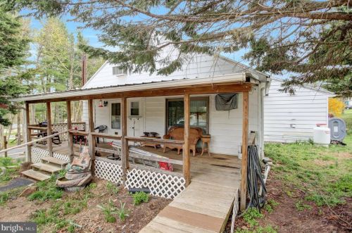 372 Mccoy Ln, Dauberville, PA 19533-9154