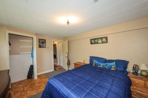 18 Hunter Ct, Goffstown NH  03045-1629 exterior