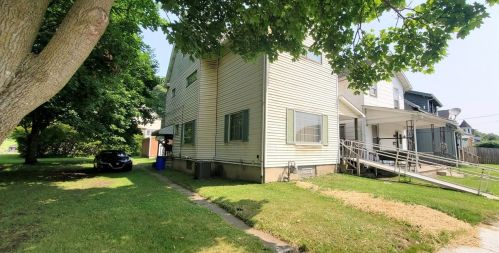 515 Cedar St, New Castle, PA 16102-1304