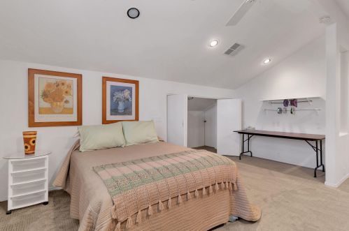 68 Calle Rivero, Rancho Mirage CA  92270-2253 exterior