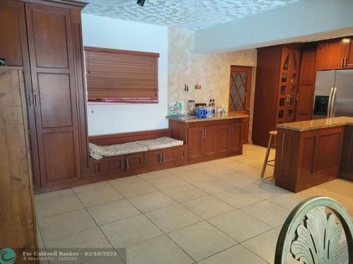 6901 16 Ct, Hollywood FL 33027-2315 exterior