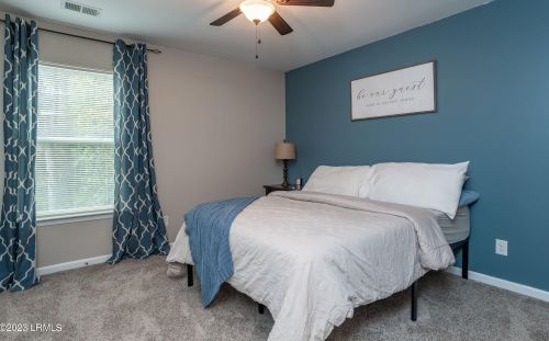 60 Holly Hall Rd, Beaufort SC  29907-2508 exterior