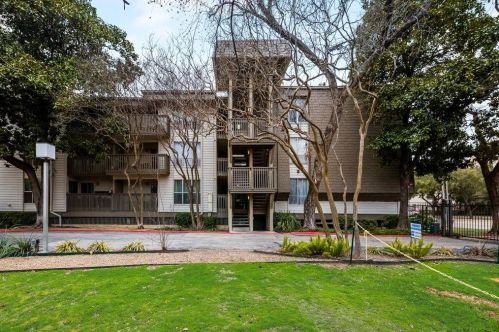 4837 Cedar Springs Rd, Dallas TX  75219-7223 exterior