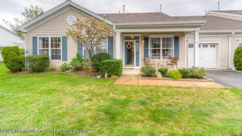 77 Jadelawns Dr, Lakewood, NJ 08701-7360