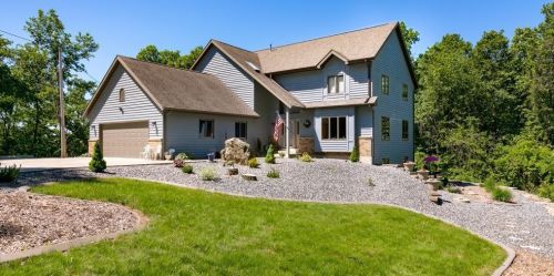 1500 Point Rd, La Crescent, MN 55947-9609