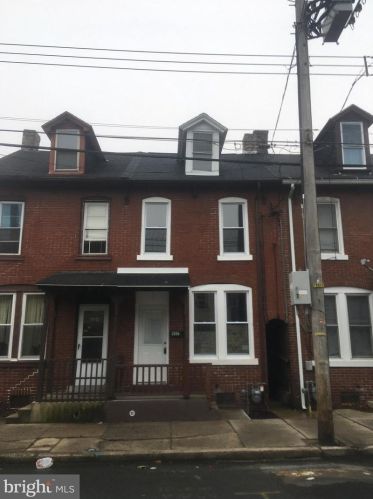 407 5th St, Lebanon, PA 17046-3709