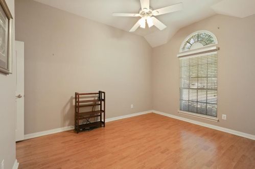 6001 Park Ln, Lewisville TX  75028-3775 exterior