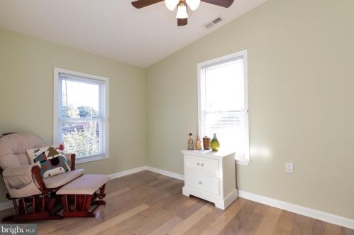 25 Maple Ave, Yardley PA 19067-6642 exterior