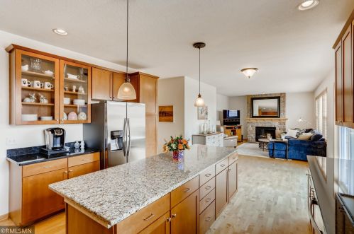 1136 Kerber Pass, Chaska MN 55318-5402 exterior