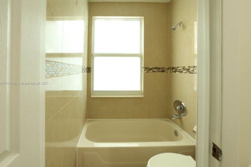 1617 149th Ave, Hollywood FL  33027-2320 exterior