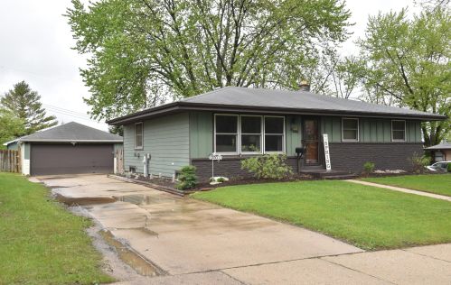 1426 Grand Ave, Waukesha, WI 53189-7631