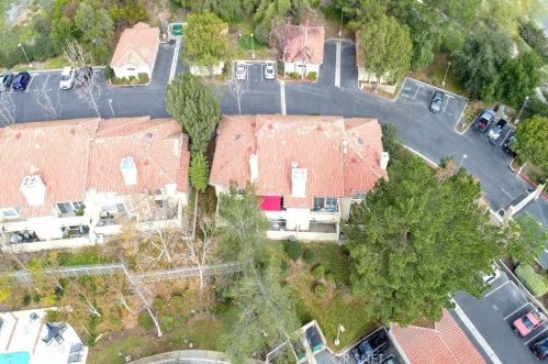2731 Erringer Rd, Simi Valley CA  93065-1100 exterior