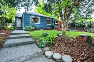 6831 35th Ave, Seattle WA  98117-6108 exterior