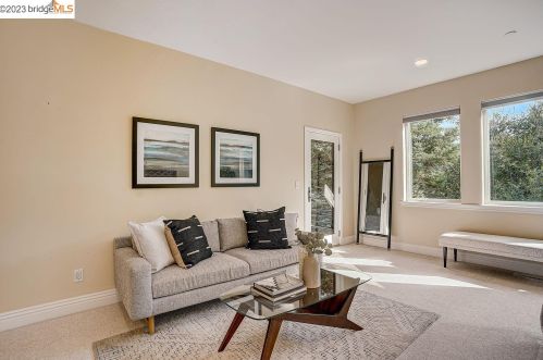 7164 Buckingham Blvd, Berkeley CA  94705-1715 exterior