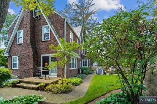 206 Melrose Pl, Ridgewood NJ  07450-4122 exterior