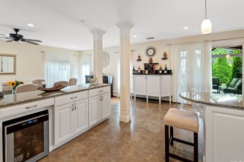 49 Roderick Rd, West Islip NY  11795-2632 exterior