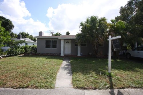 964 Hansen St, West Palm Beach, FL 33405-3020