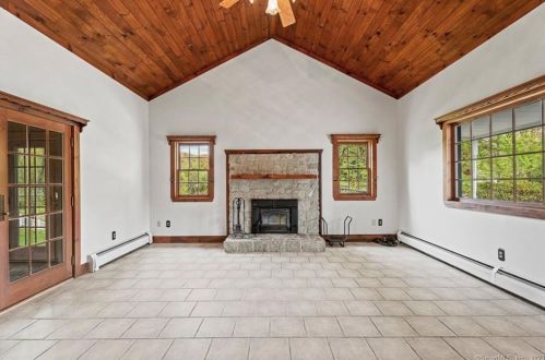 1305 Main St, Wapping CT  06074-2454 exterior