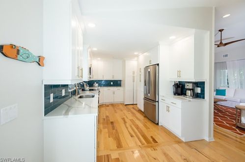 1388 Tahiti Dr, Sanibel FL  33957-2614 exterior