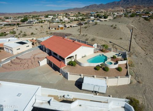 3752 Kicking Horse Cir, Lake Havasu City, AZ 86404-2204