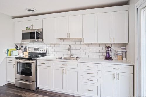 51 Meryl Ct, Groton CT  06340-4346 exterior