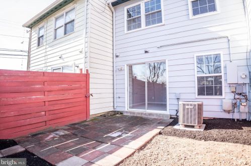 14796 Tamarack Pl, Woodbridge VA  22191-3136 exterior