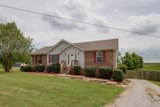 907 College St, Portland, TN 37148-2151