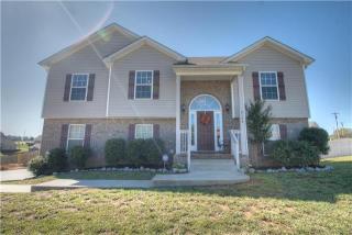 3144 Clydesdale Dr, Clarksville, TN 37043-3805
