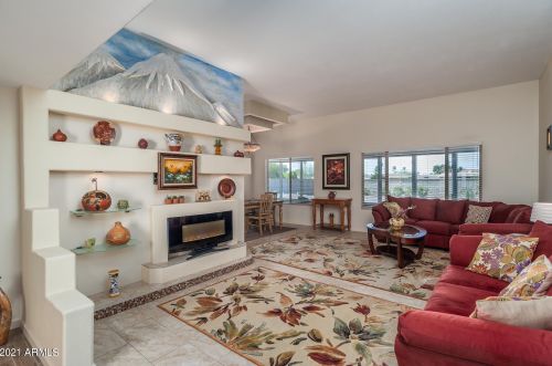 15810 Lake Forest Dr, Sun City, AZ 85351