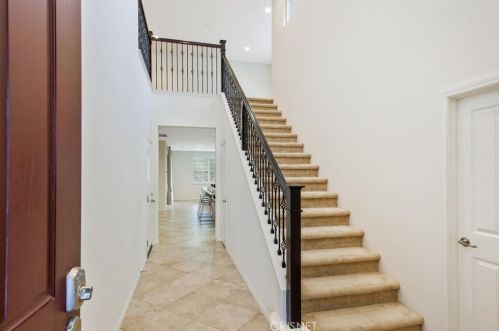 29031 Sterling Ln, Santa Clarita, CA 91354-3047