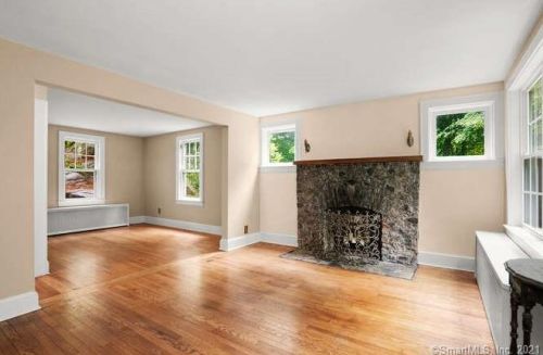 307 Berkshire Rd, Sandy Hook CT  06482-1511 exterior