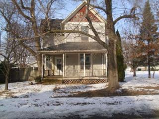 1304 Washington St, Washington, IA 52353-2154