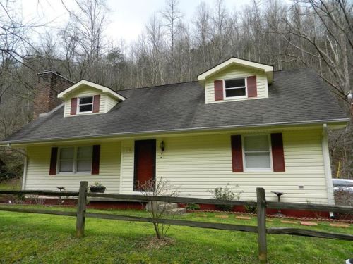 217 Mikes Br, Pikeville, KY 41501-6429