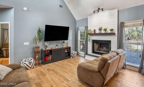 13 James F Byrnes St, Beaufort SC  29907-1940 exterior