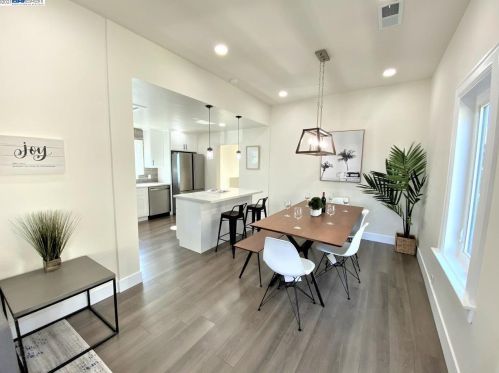 836 47th St, Oakland CA  94608-3202 exterior