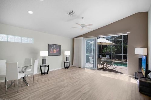 725 Crossfield Cir, Naples, FL 34104-4758
