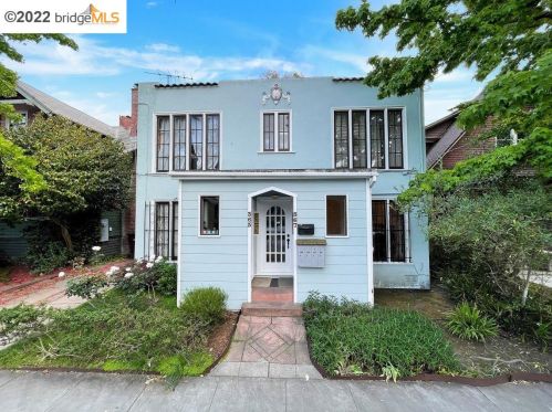 367 Alcatraz Ave, Oakland, CA 94618-1369