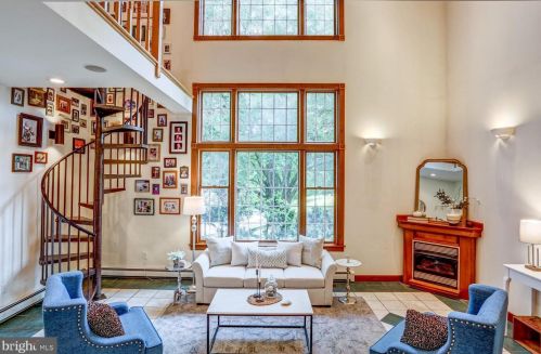 210 Hoernerstown Rd, Hummelstown PA  17036-9503 exterior