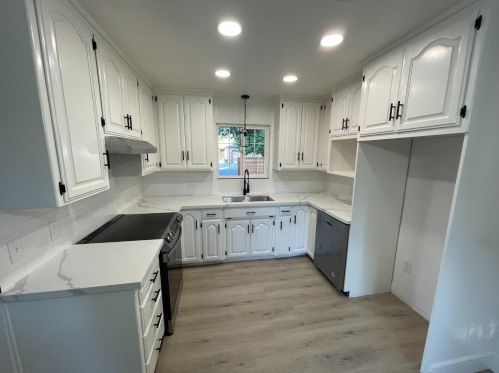 2202 Geneva Dr, Modesto CA  95350-2830 exterior
