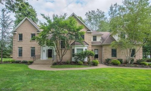 1 Barbara Dr, Dover, NJ 07869-4140