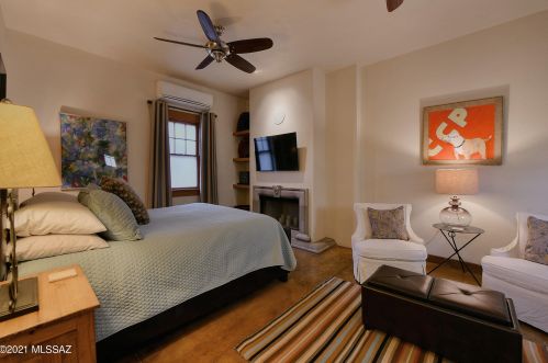 309 1 St, Tucson AZ 85705-7818 exterior