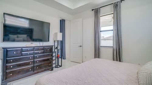 1013 6th Ave, Cape Coral FL  33909-1365 exterior